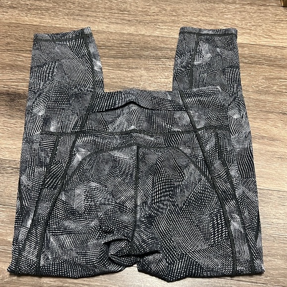 Lululemon crop leggings - Picture 3 of 5